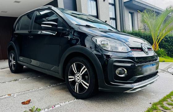 VOLKSWAGEN UP 1.0 170 TSI TOTAL FLEX XTREME 4P MANUAL